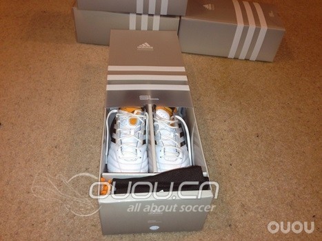 最近阿迪比较火,我也来凑个热闹。我也秀一下11pro sl