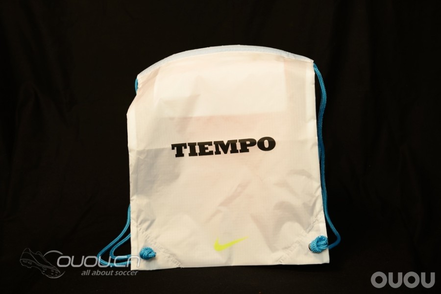 清新派中场双子星来袭!Nike Tiempo Legend IV AG Q3奶白配色 & CTR360 Trequartista III AG Q2薄荷绿配色