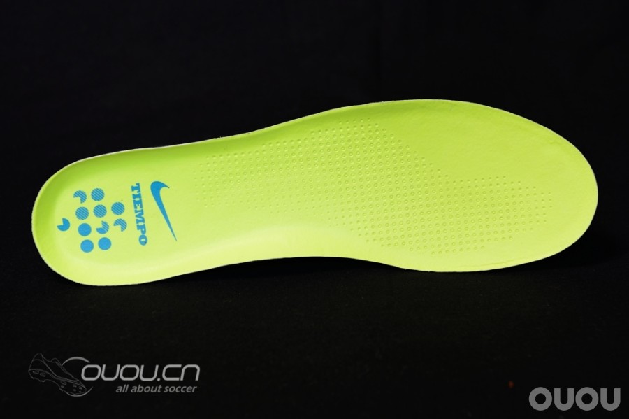 清新派中场双子星来袭!Nike Tiempo Legend IV AG Q3奶白配色 & CTR360 Trequartista III AG Q2薄荷绿配色