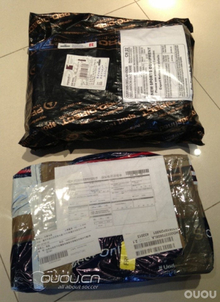 清新派中场双子星来袭!Nike Tiempo Legend IV AG Q3奶白配色 & CTR360 Trequartista III AG Q2薄荷绿配色