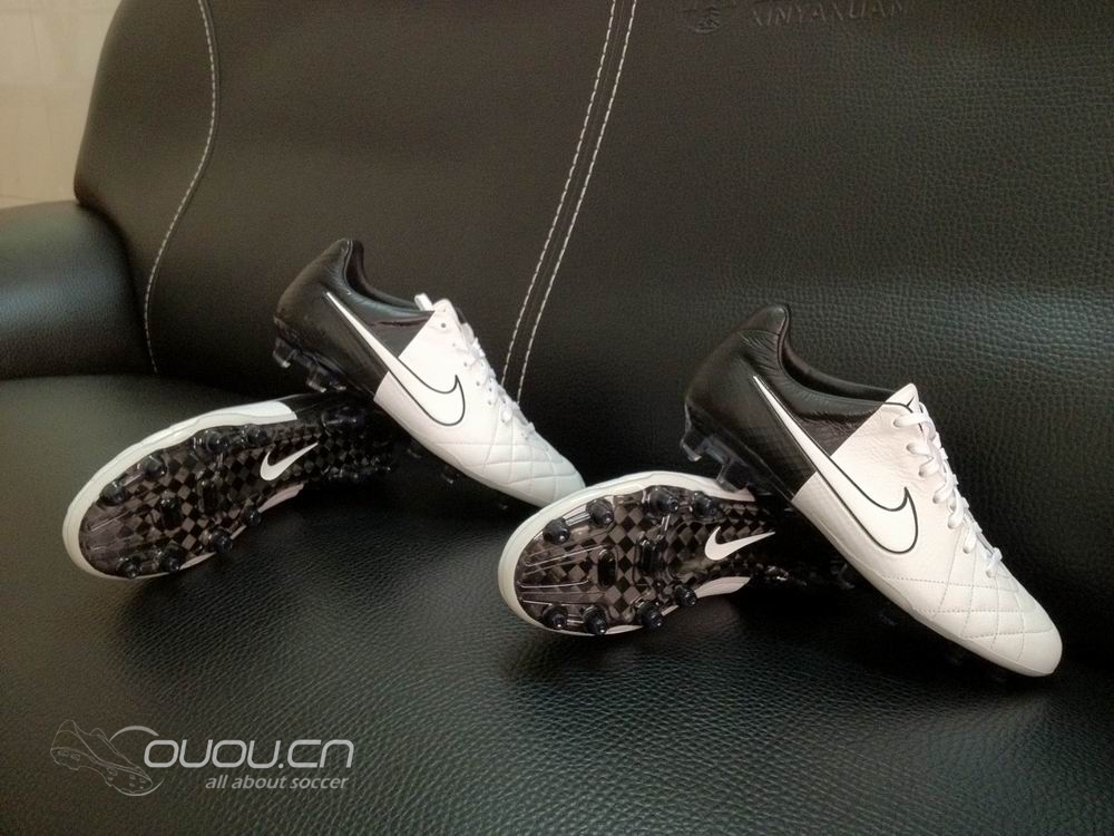 意产NIKE 传奇4欧洲杯配色Elite