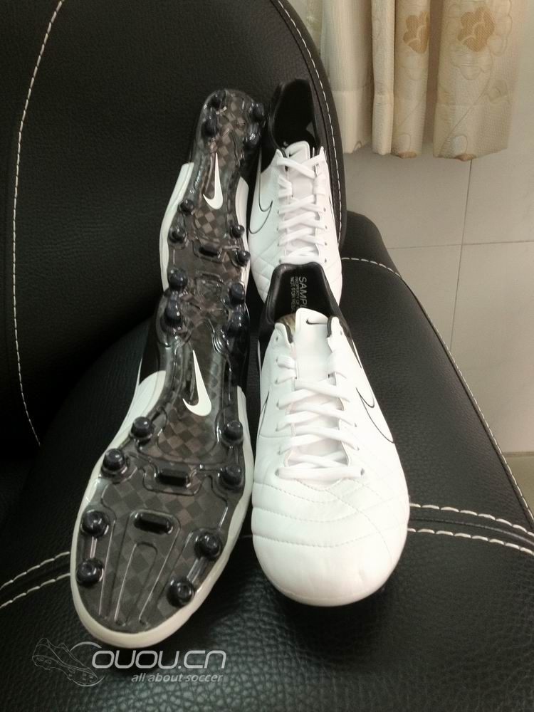 意产NIKE 传奇4欧洲杯配色Elite