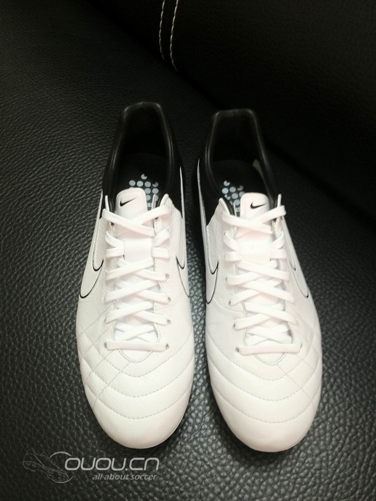 意产NIKE 传奇4欧洲杯配色Elite