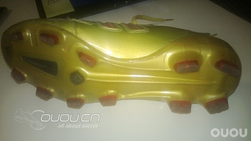 猎11 FG的鞋底太软?脚掌被钉子顶着难受