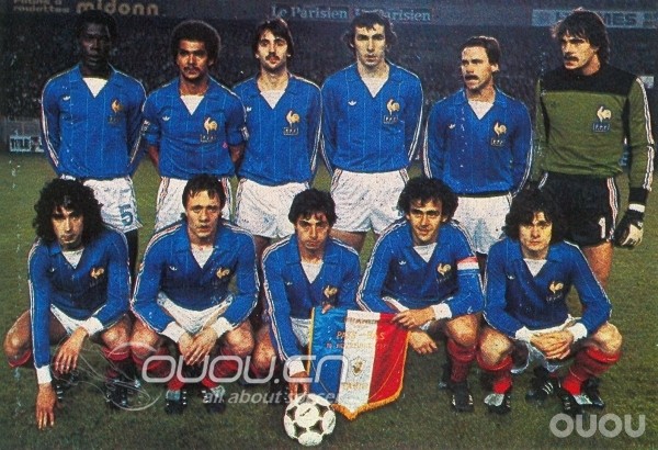 简单的对比-Copa Mundial FG VS Tiempo Premier 94 Replika 经典的对决