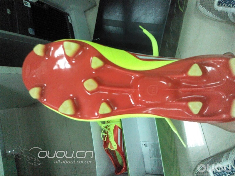 发帖去验货呀,求大神帮忙。。f50顶级pu版