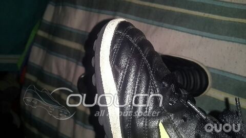 陪了我两年的Mizuno ,只在基本成地毯样的人造场