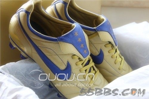 也来晒晒我的足球战靴