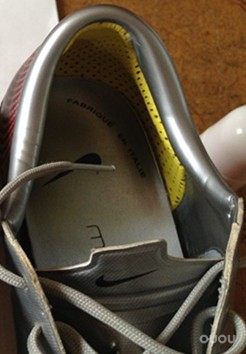 真心求教穿过MV3的球星几个小问题!