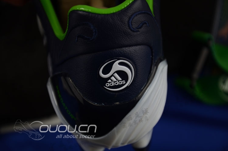 新入欧冠配色猎9一双,请帮辨别真假谢谢!