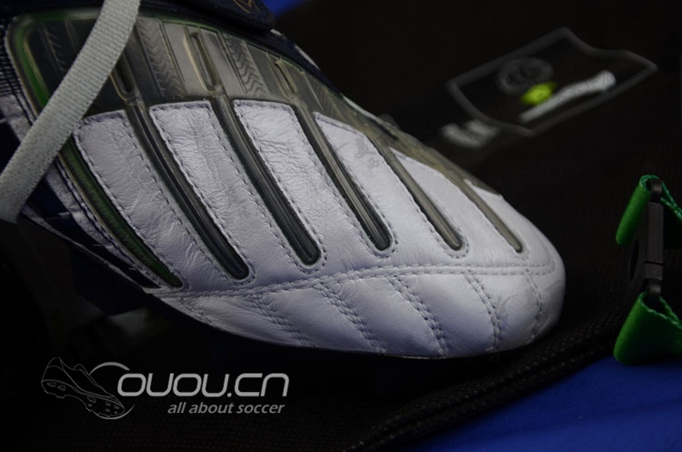 新入欧冠配色猎9一双,请帮辨别真假谢谢!