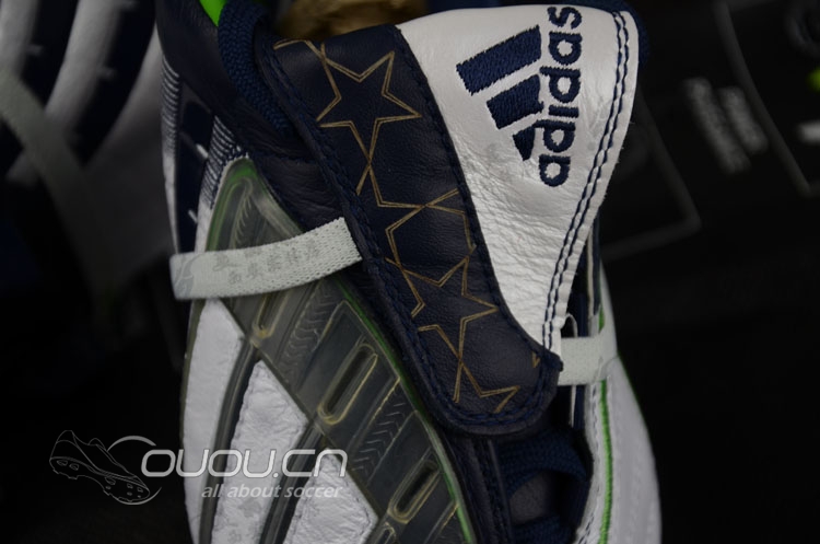 新入欧冠配色猎9一双,请帮辨别真假谢谢!