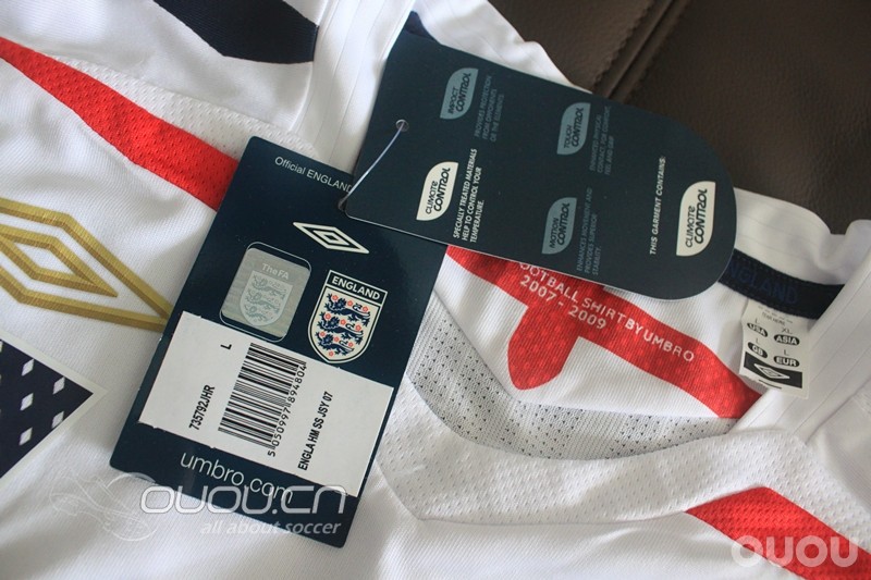 兄弟们帮忙看下英格兰球衣..