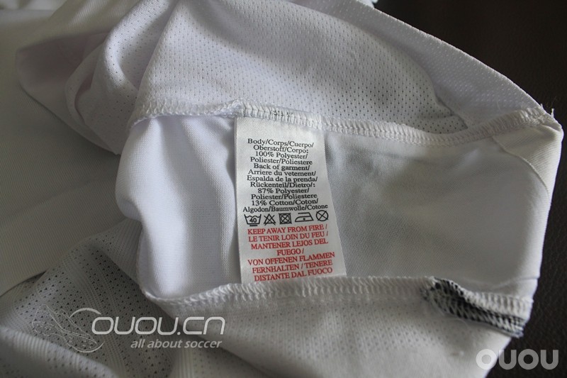 兄弟们帮忙看下英格兰球衣..