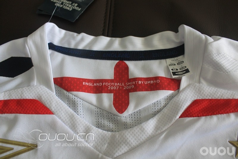 兄弟们帮忙看下英格兰球衣..