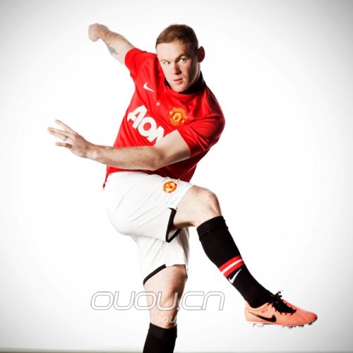 曼联发布13-14赛季球衣