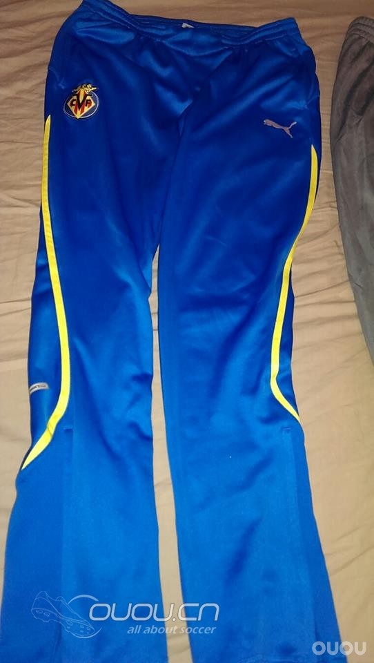 晒晒 新入的 球衣 有谁知道是哪个俱乐部的 。。。。。