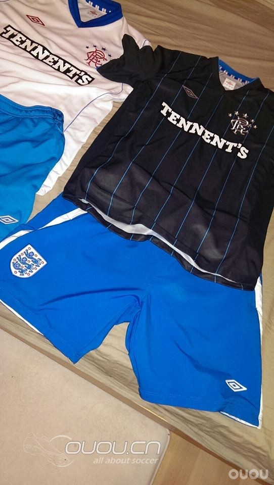 晒晒 新入的 球衣 有谁知道是哪个俱乐部的 。。。。。