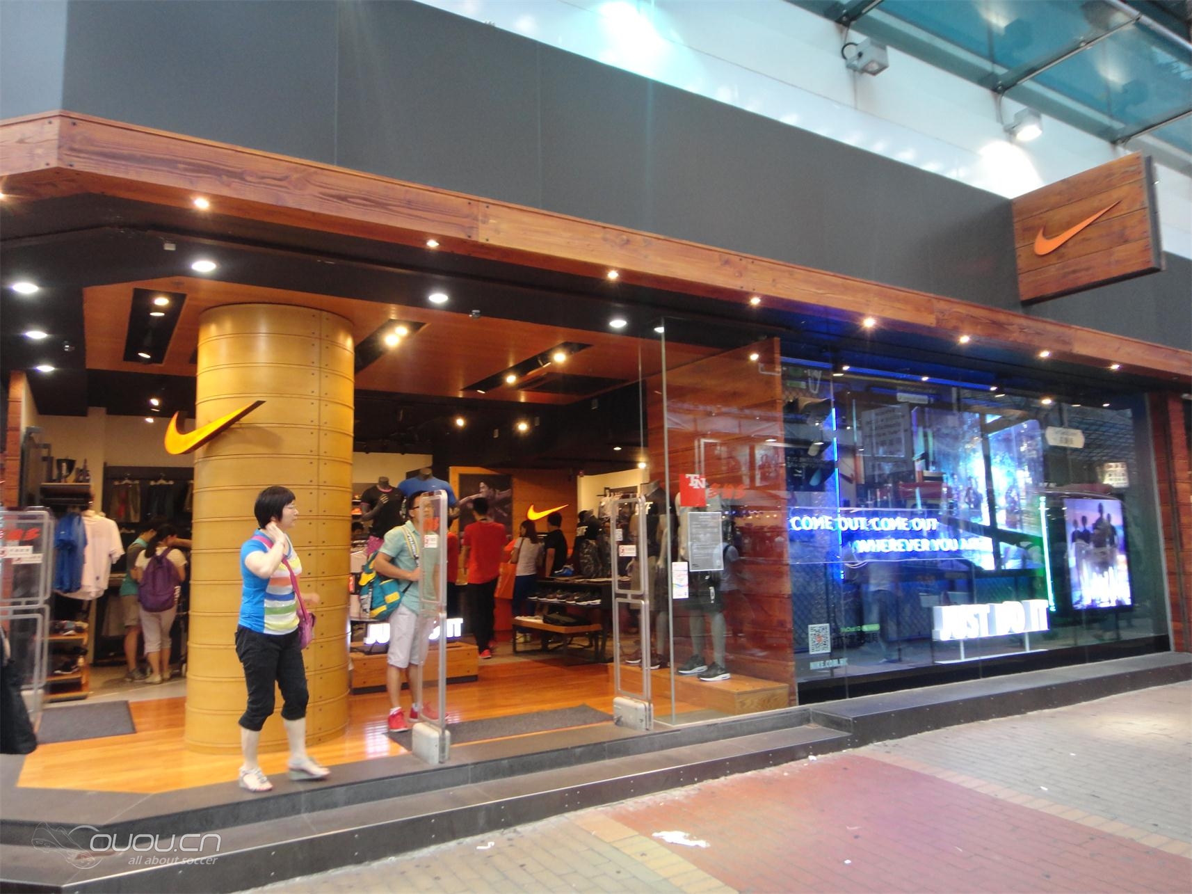 香港花园街足球鞋店及44号脚试鞋浅谈