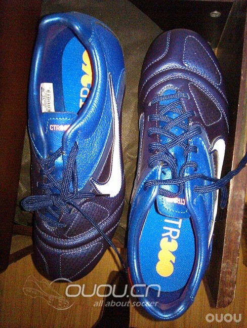 刚刚网购的NIKE CTR360 II AG,高手帮我鉴别鉴别谢谢!