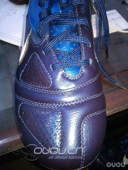 刚刚网购的NIKE CTR360 II AG,高手帮我鉴别鉴别谢谢!