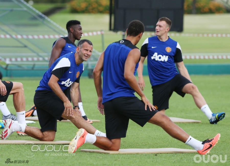 菲尔琼斯跟PUMA解约了吗?连穿NIKE ADIDAS~