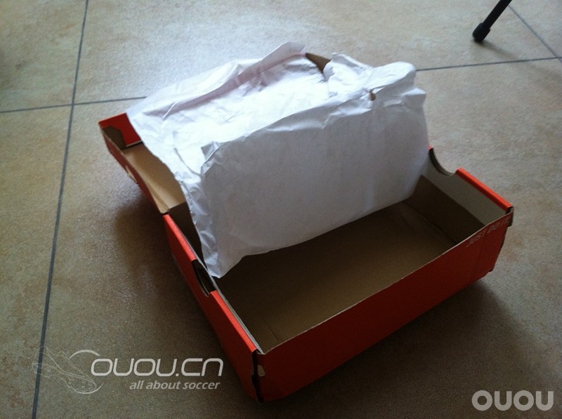 新鞋到了却没有鞋袋