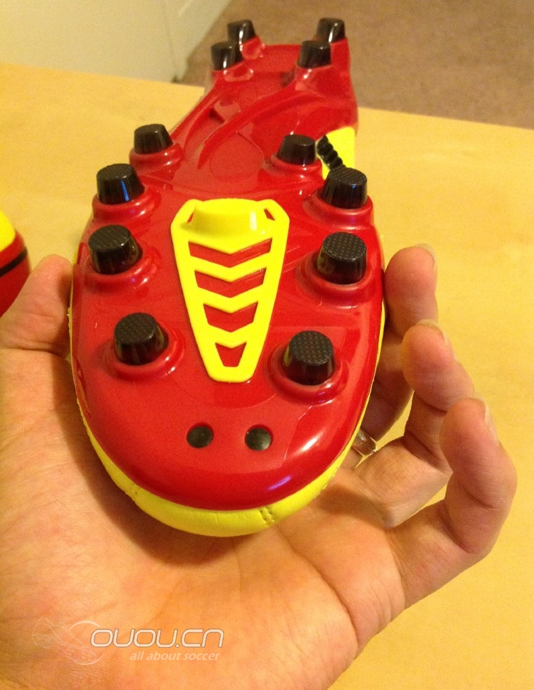 客观说说 Estrela NEO 优缺点,与刺客9鞋钉对比,给大家一些意见