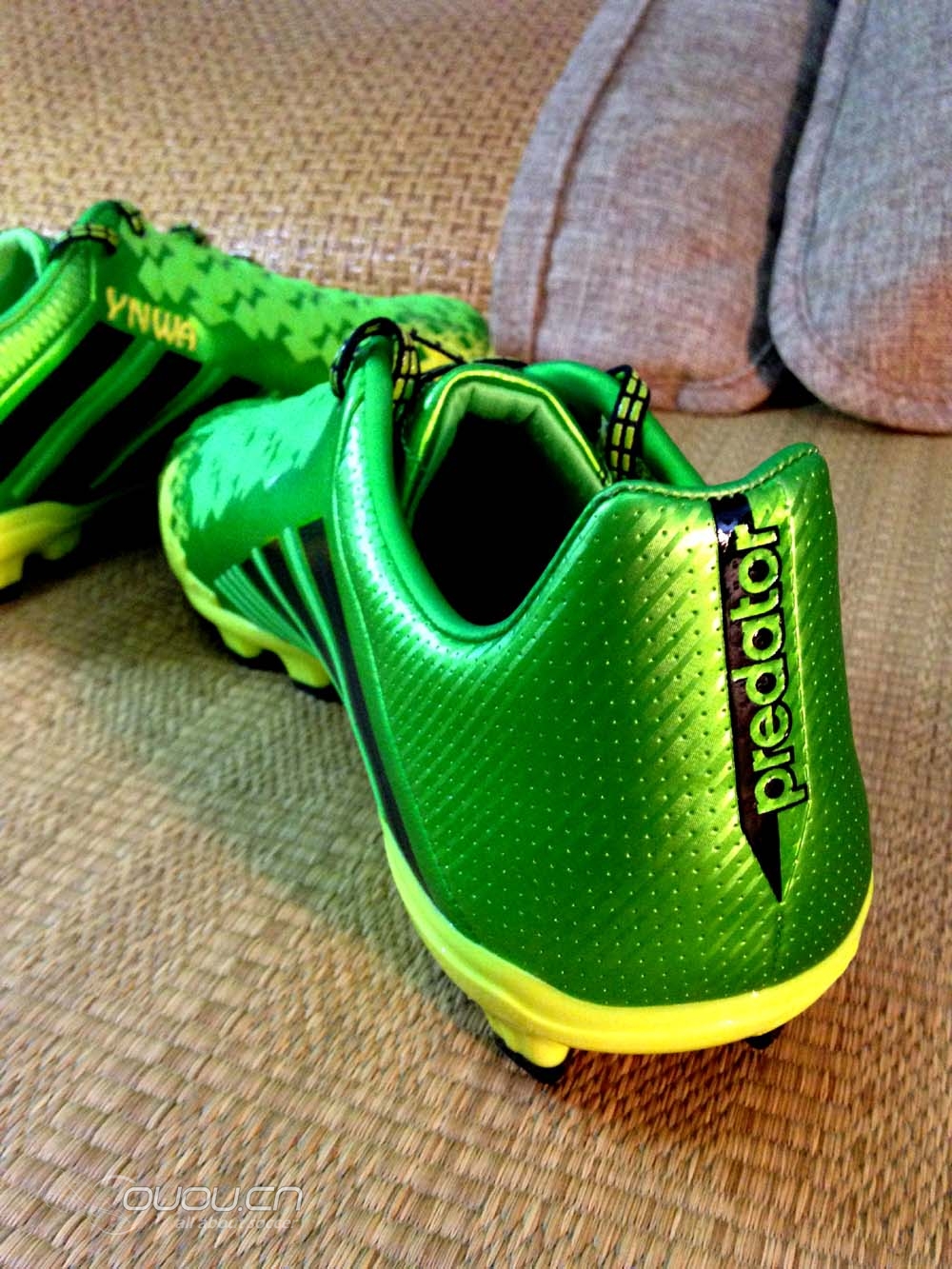 草席上的草席—猎鹰LZII次顶级AG静态赏析,附赠1011赛季利物浦客场更衣室球员版杰拉德字章