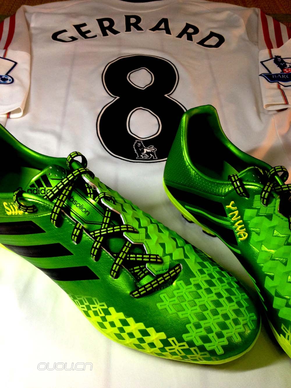 草席上的草席—猎鹰LZII次顶级AG静态赏析,附赠1011赛季利物浦客场更衣室球员版杰拉德字章