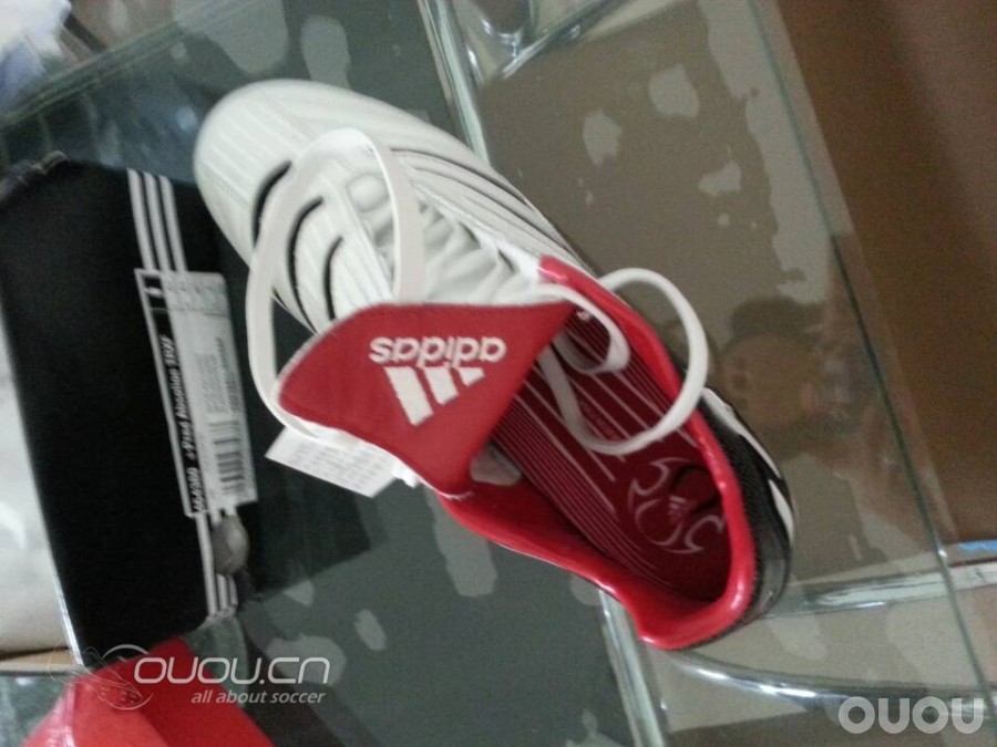 新入手猎鹰8 卡卡欧冠配色