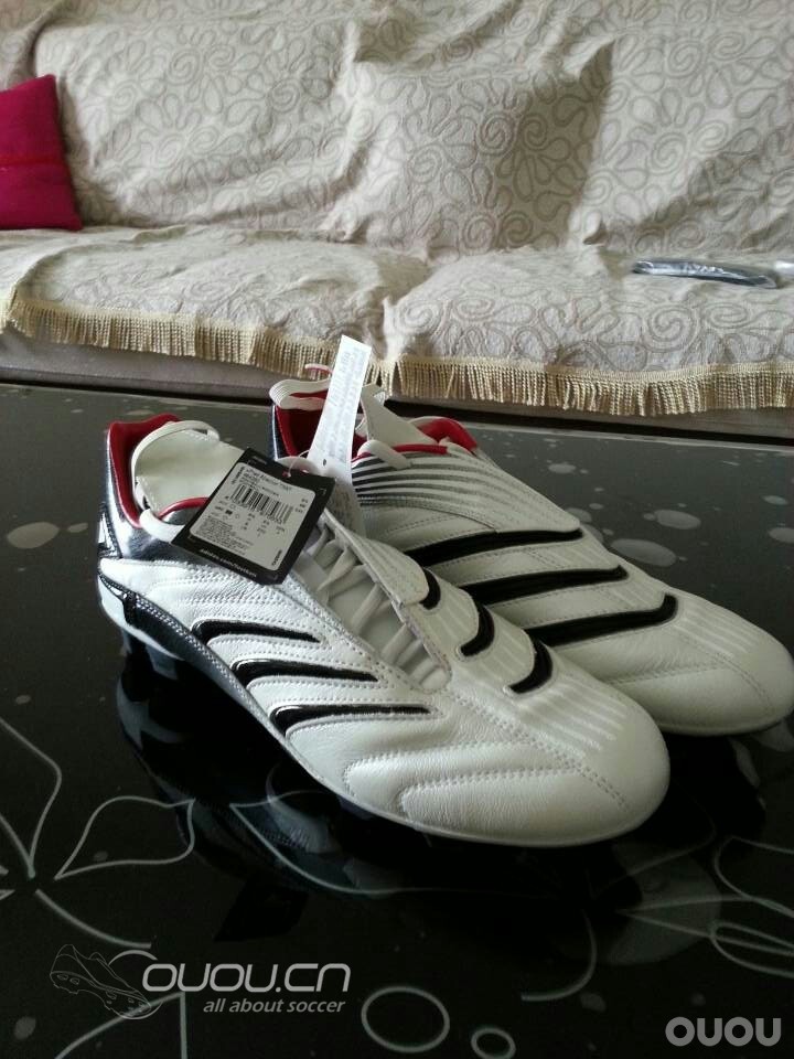 新入手猎鹰8 卡卡欧冠配色