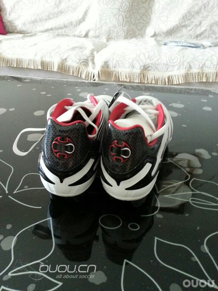 新入手猎鹰8 卡卡欧冠配色