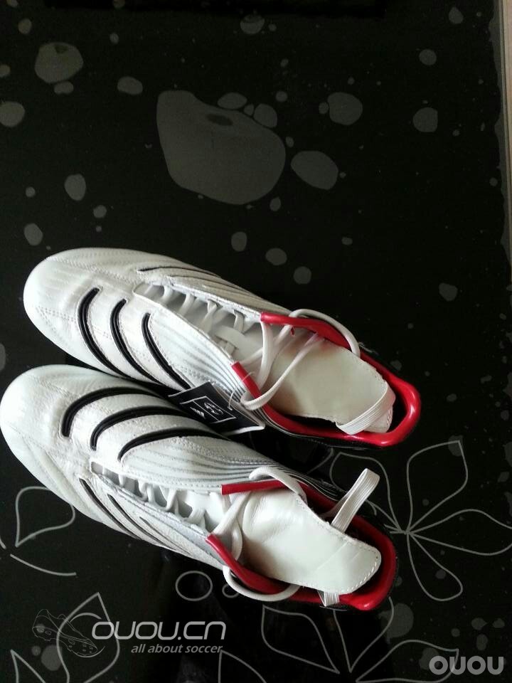 新入手猎鹰8 卡卡欧冠配色