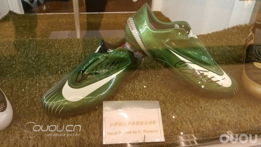 港澳游看鞋归来 38楼有楼主与邵佳一合影