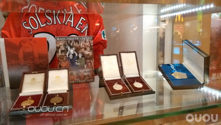 港澳游看鞋归来 38楼有楼主与邵佳一合影