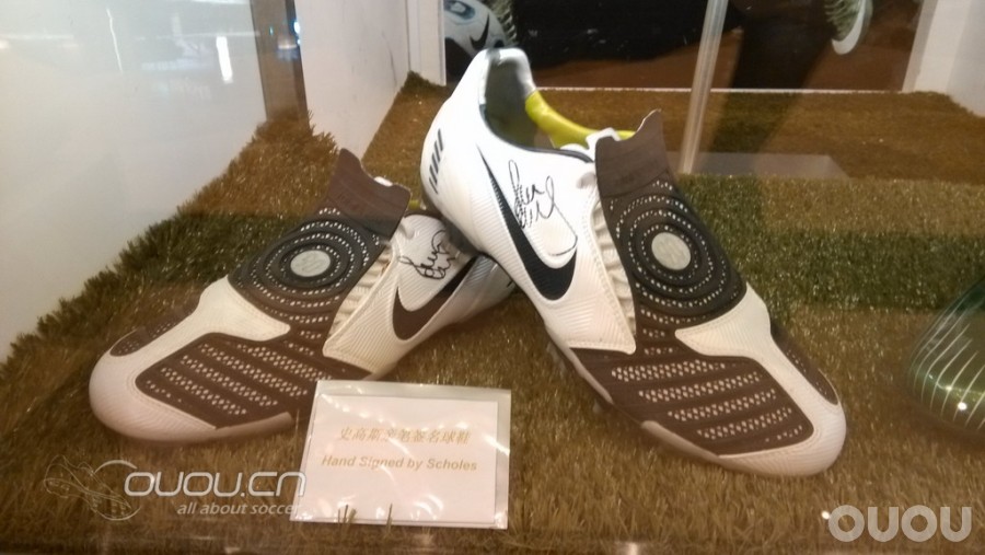 港澳游看鞋归来 38楼有楼主与邵佳一合影