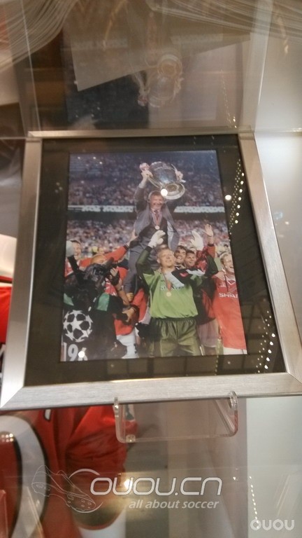 港澳游看鞋归来 38楼有楼主与邵佳一合影