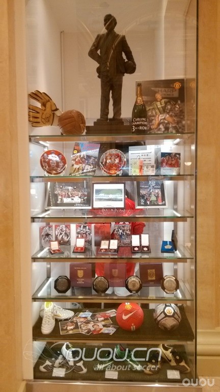 港澳游看鞋归来 38楼有楼主与邵佳一合影