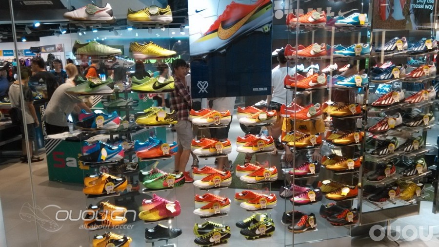 港澳游看鞋归来 38楼有楼主与邵佳一合影