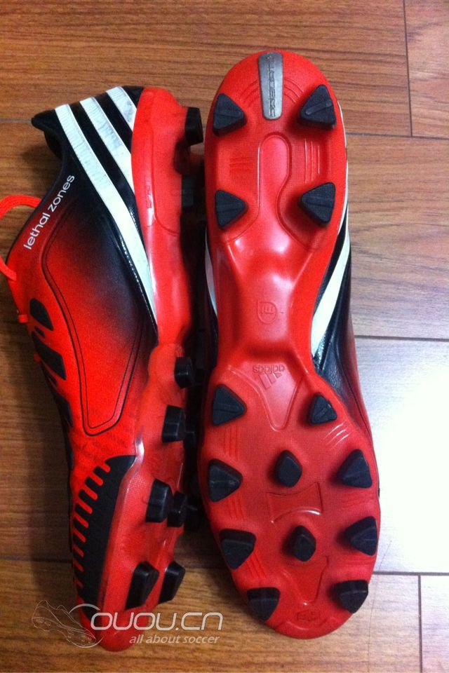 跪求神人赐教 黑色的摩擦痕迹怎么才能擦掉