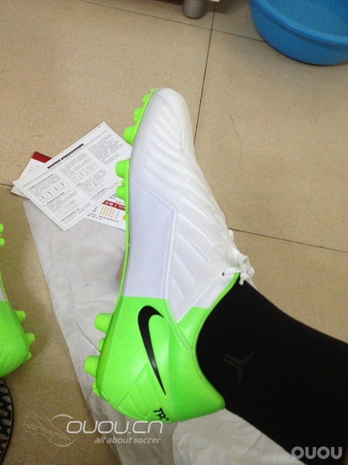 新入手的 NIKE T90 STRIKE IV AG 足球鞋