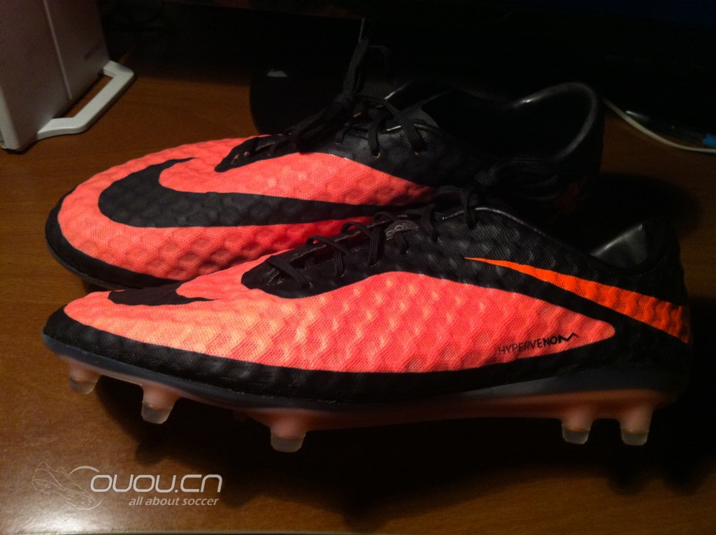NIKE Hypervenom 顶级FG实战两场后惨象