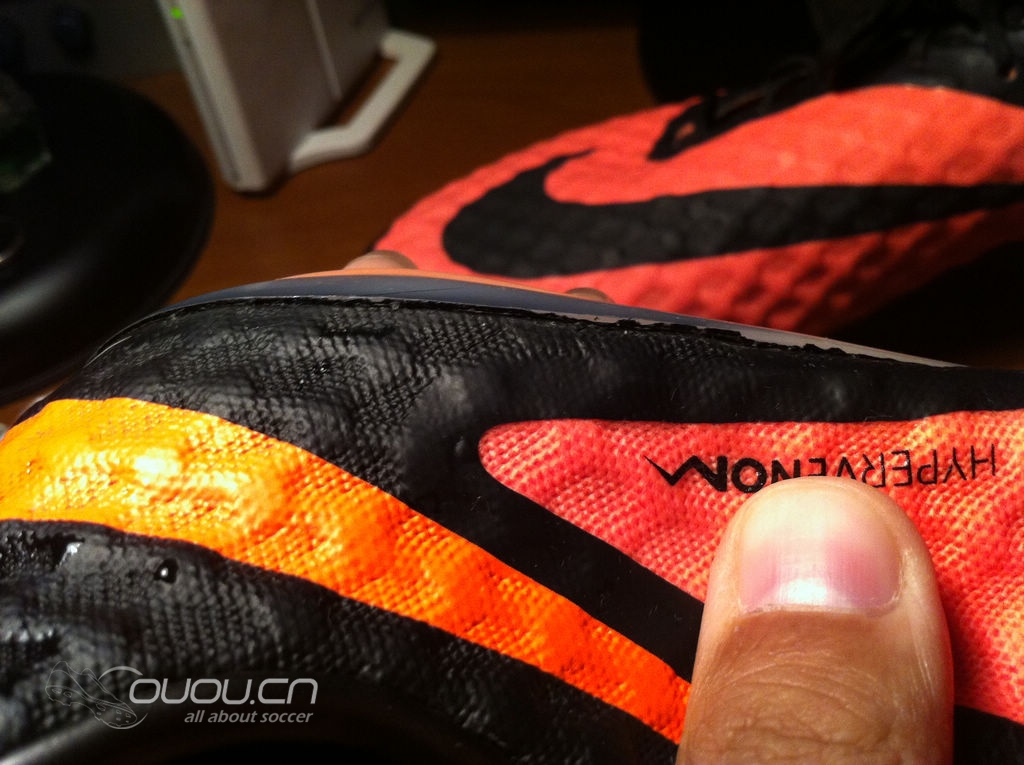 NIKE Hypervenom 顶级FG实战两场后惨象
