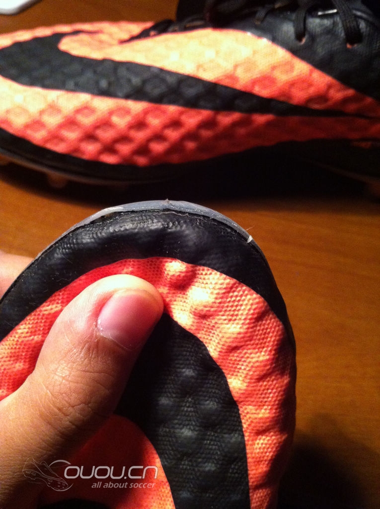 NIKE Hypervenom 顶级FG实战两场后惨象