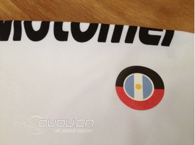 发张2013解放者杯老男孩客场11号马西罗德里格斯落场球衣!