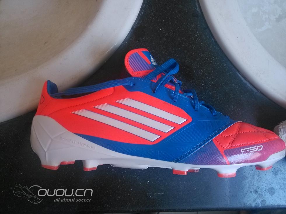 求各位达人看下,我这双F50 是不是磨钉磨的太多了。。。。。