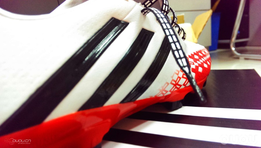 Adidas Predator LZ HG 猎鹰13  白红