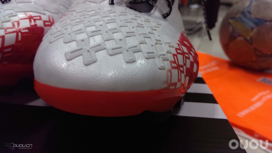 Adidas Predator LZ HG 猎鹰13  白红