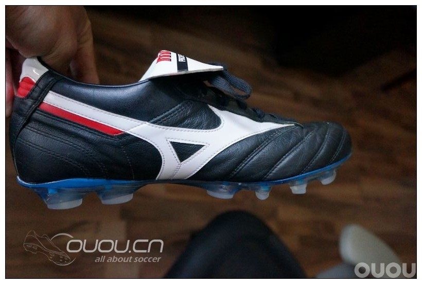 关键词 换底 日产 MORELIA (SG-FG) 水晶底 (日产球鞋换底实录)